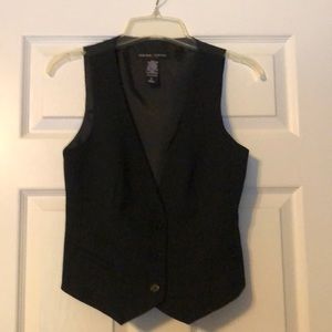 NY & Co black vest sz 2